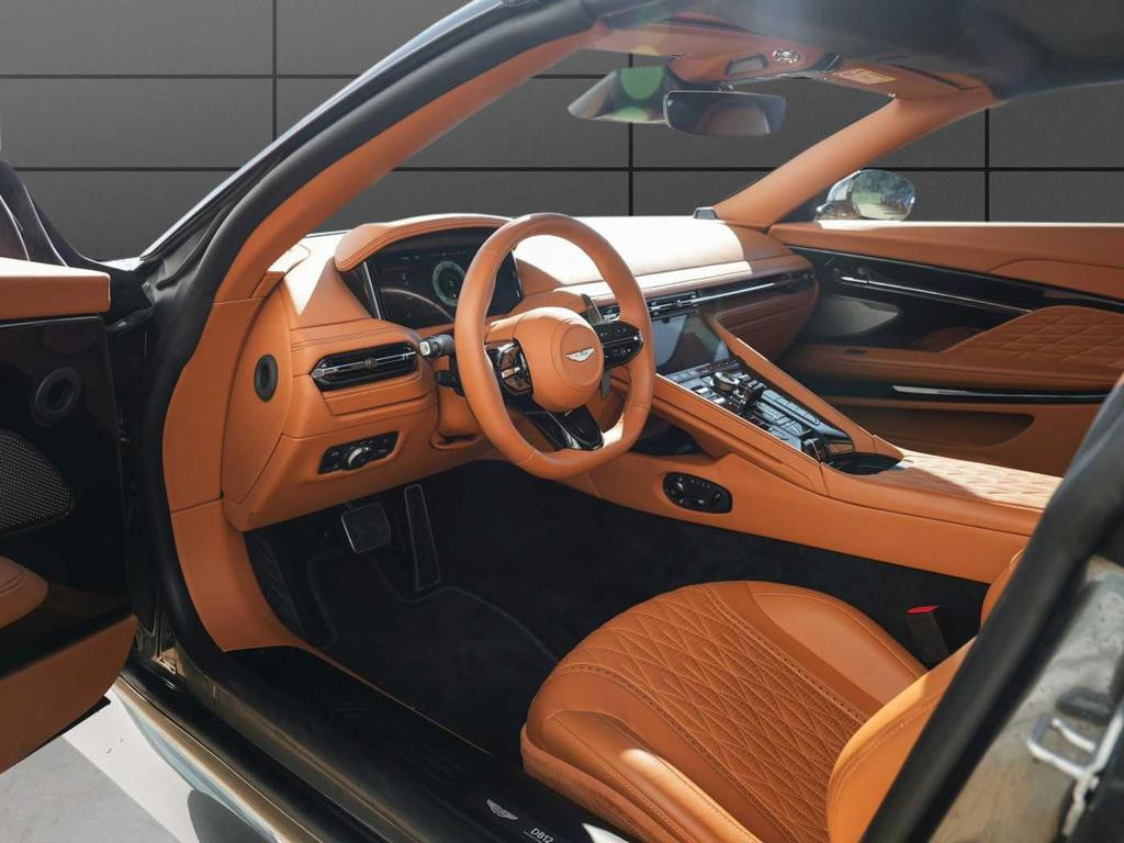 Aston Martin DB12