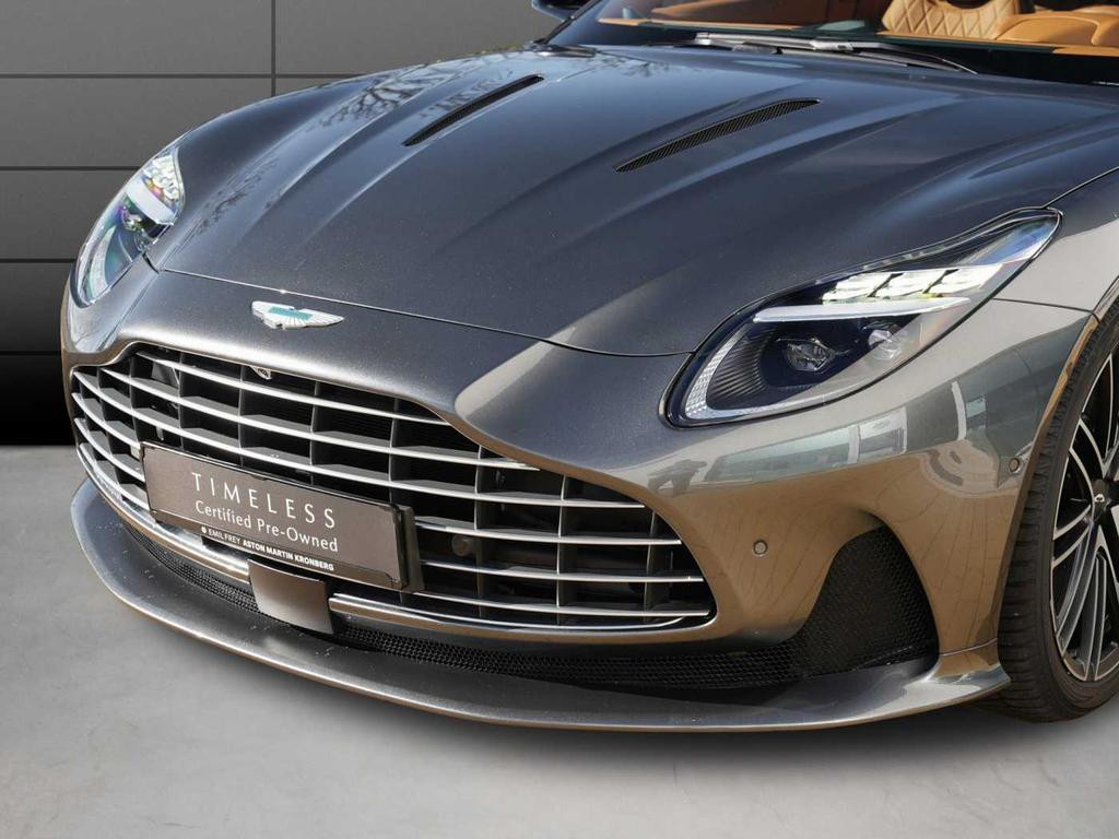 Aston Martin DB12