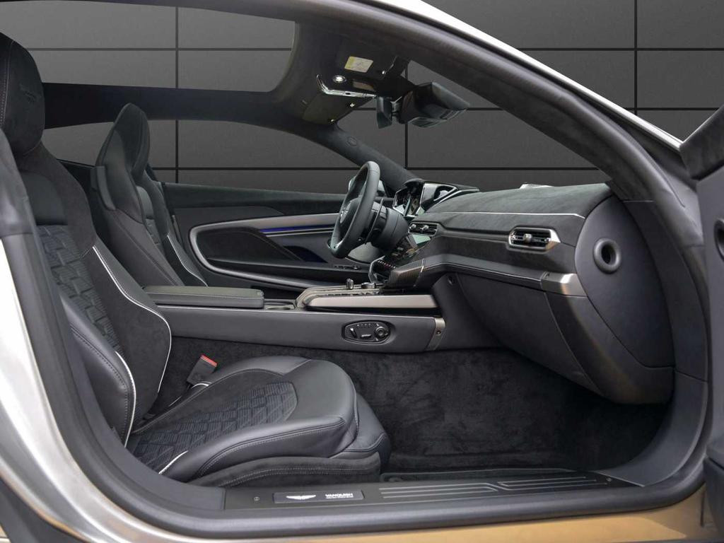 Aston Martin Vanquish