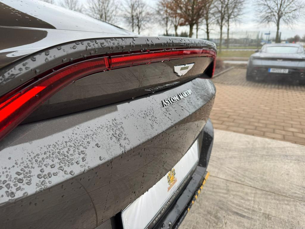 Aston Martin V8 Vantage