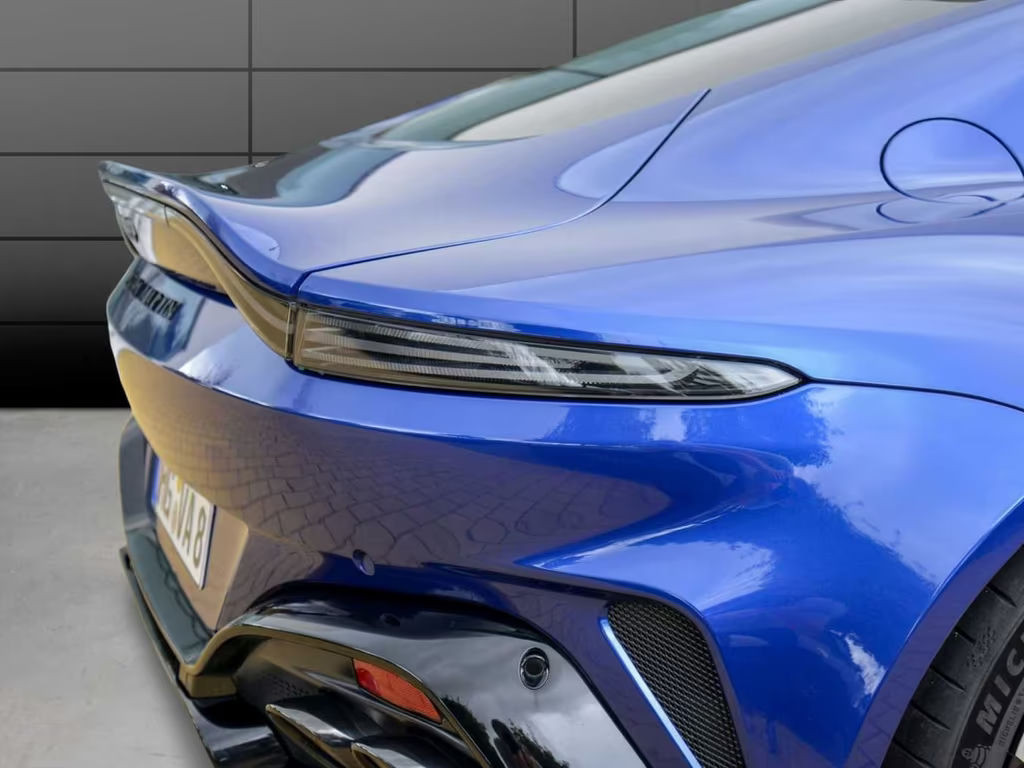 Aston Martin V8 Vantage