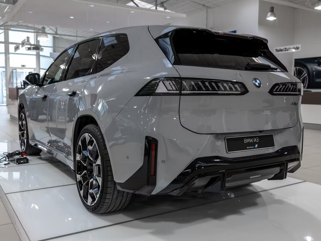 BMW iX3