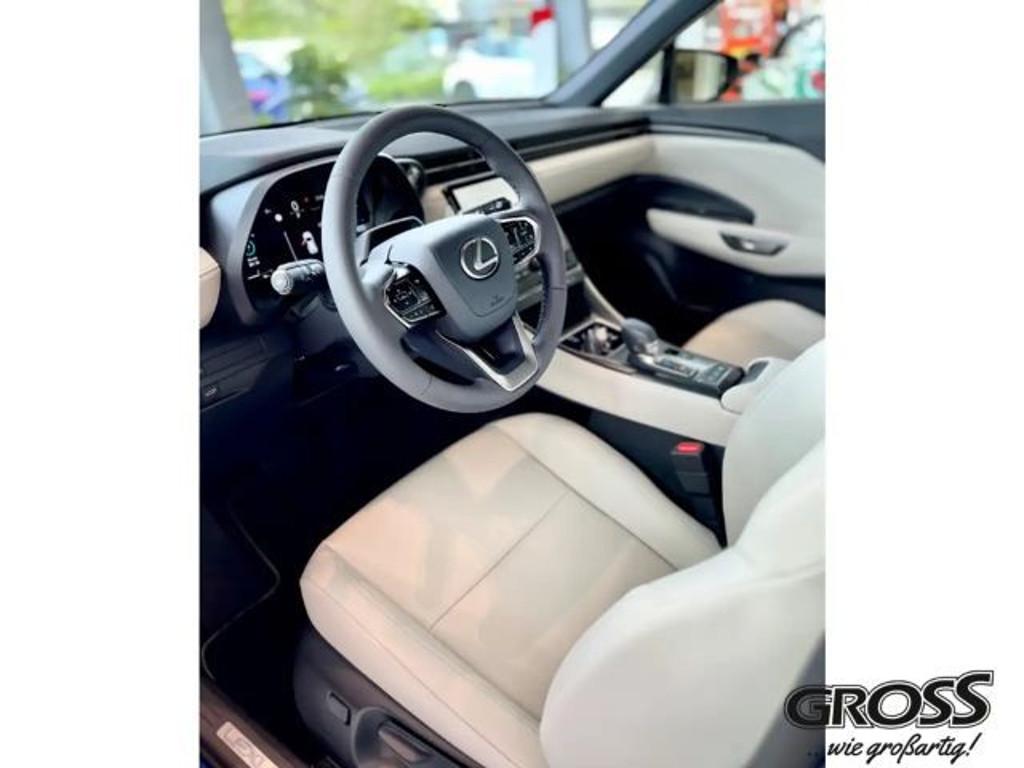 Lexus LBX