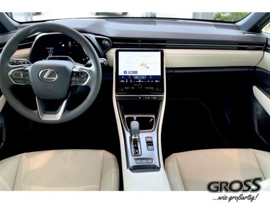 Lexus LBX