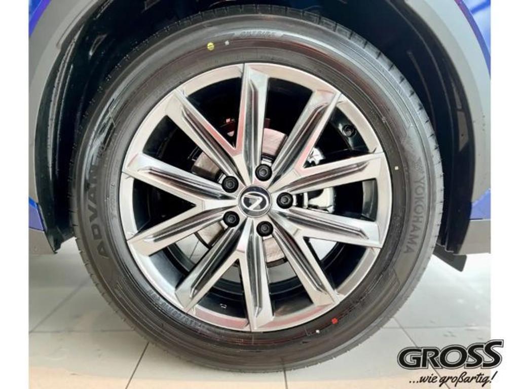 Lexus LBX