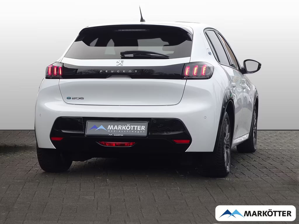 Peugeot e-208