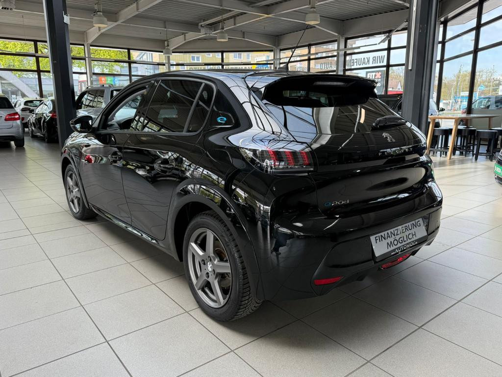 Peugeot e-208