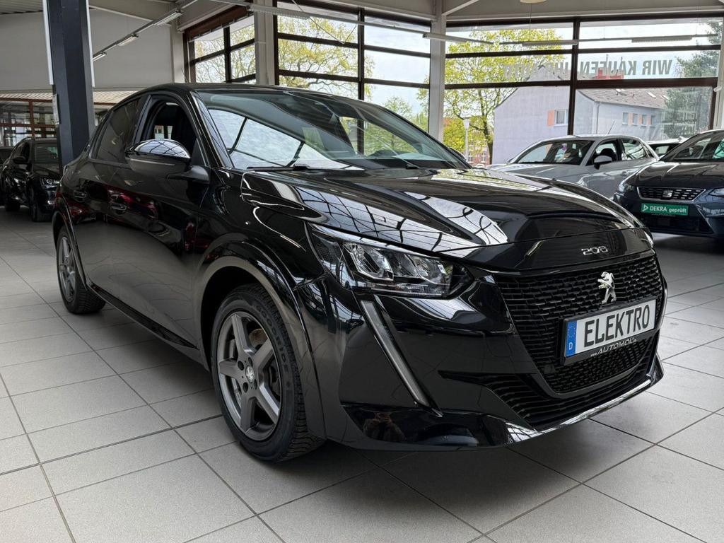 Peugeot e-208