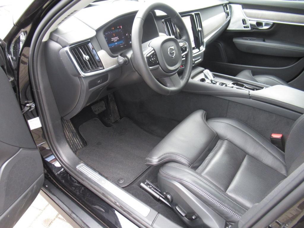 Volvo V90 Cross Country