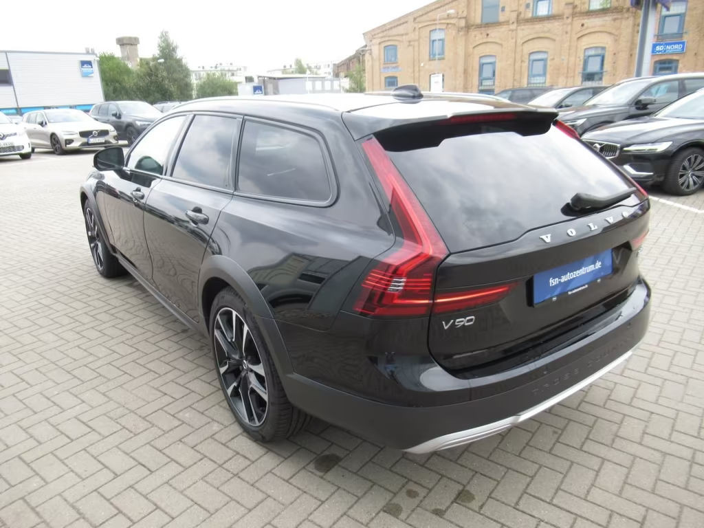 Volvo V90 Cross Country