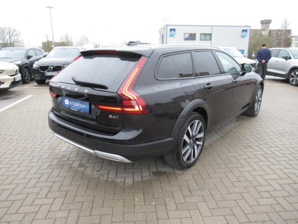 Volvo V90 Cross Country