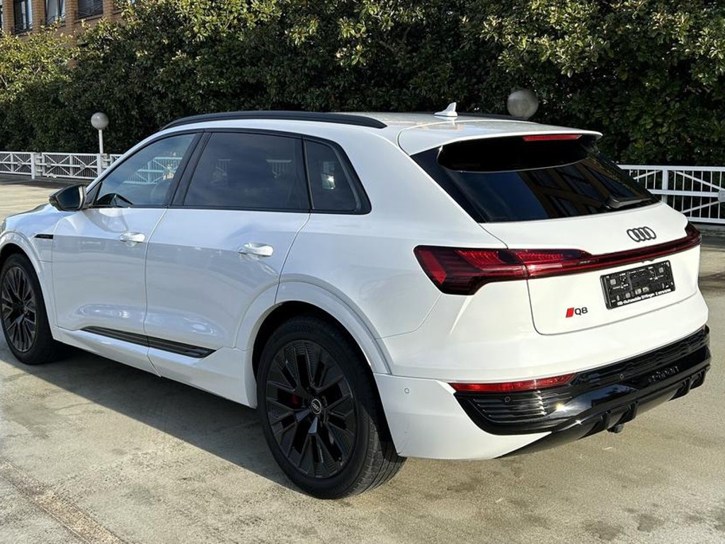 Audi Q8 e-tron
