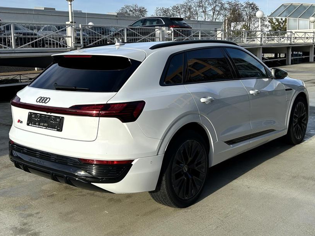 Audi Q8 e-tron