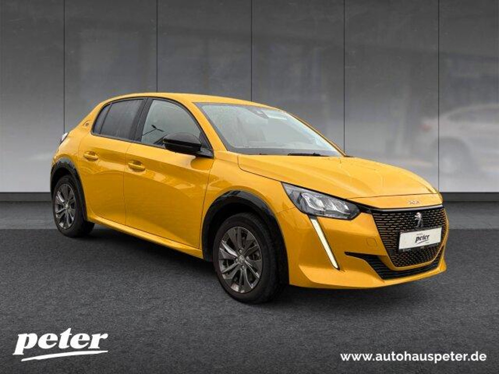 Peugeot e-208
