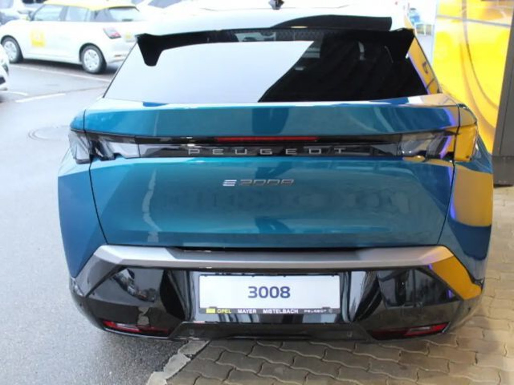 Peugeot E-3008