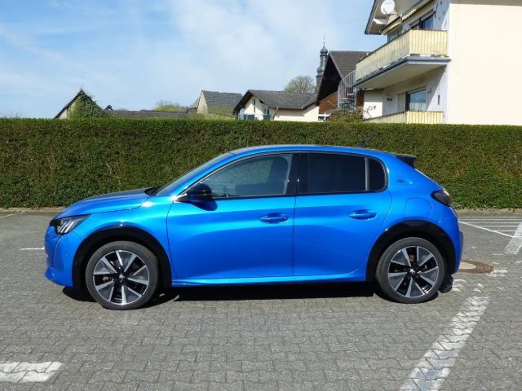 Peugeot e-208