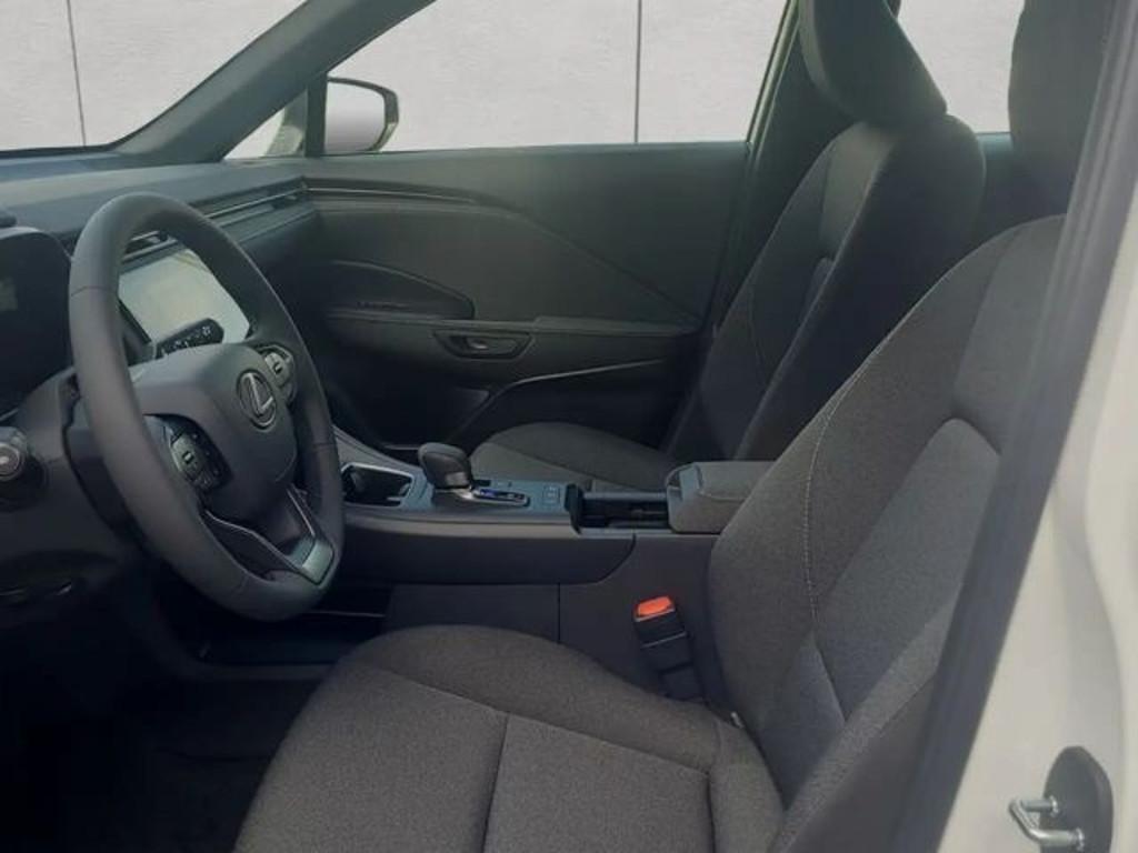 Lexus LBX