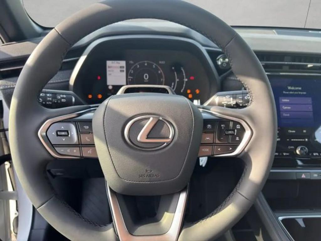 Lexus LBX