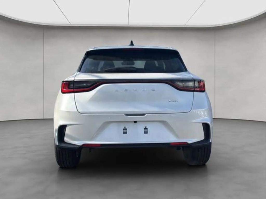 Lexus LBX