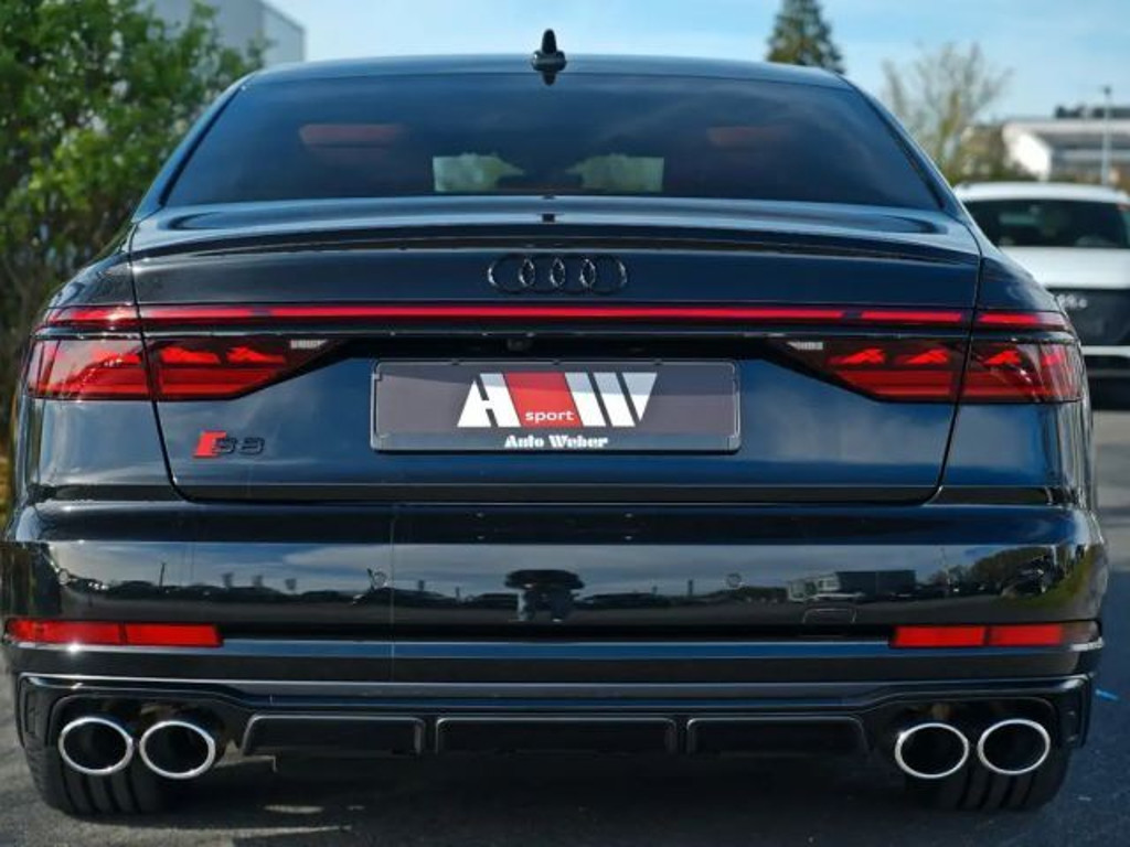 Audi S8