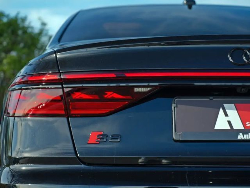 Audi S8