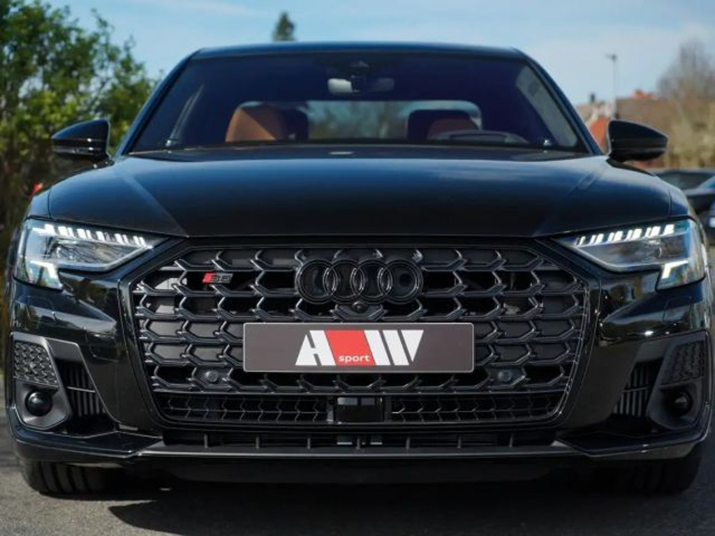 Audi S8