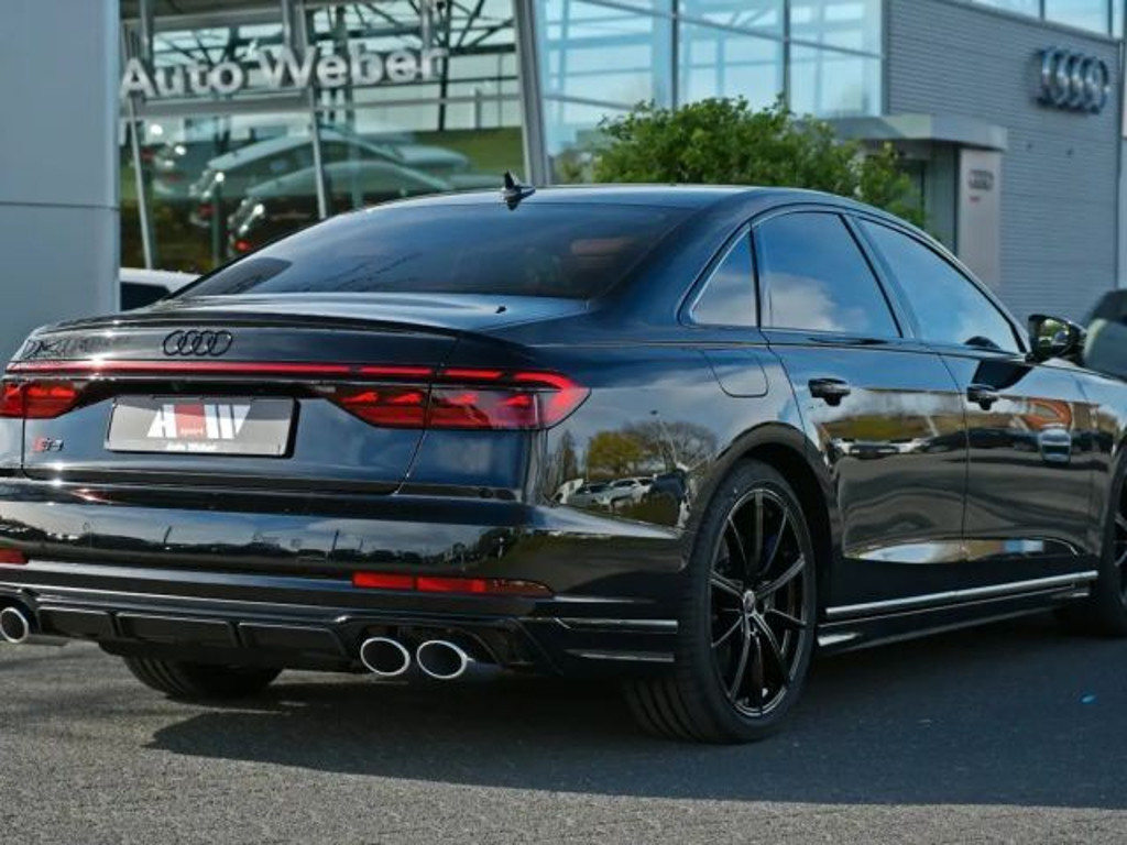 Audi S8