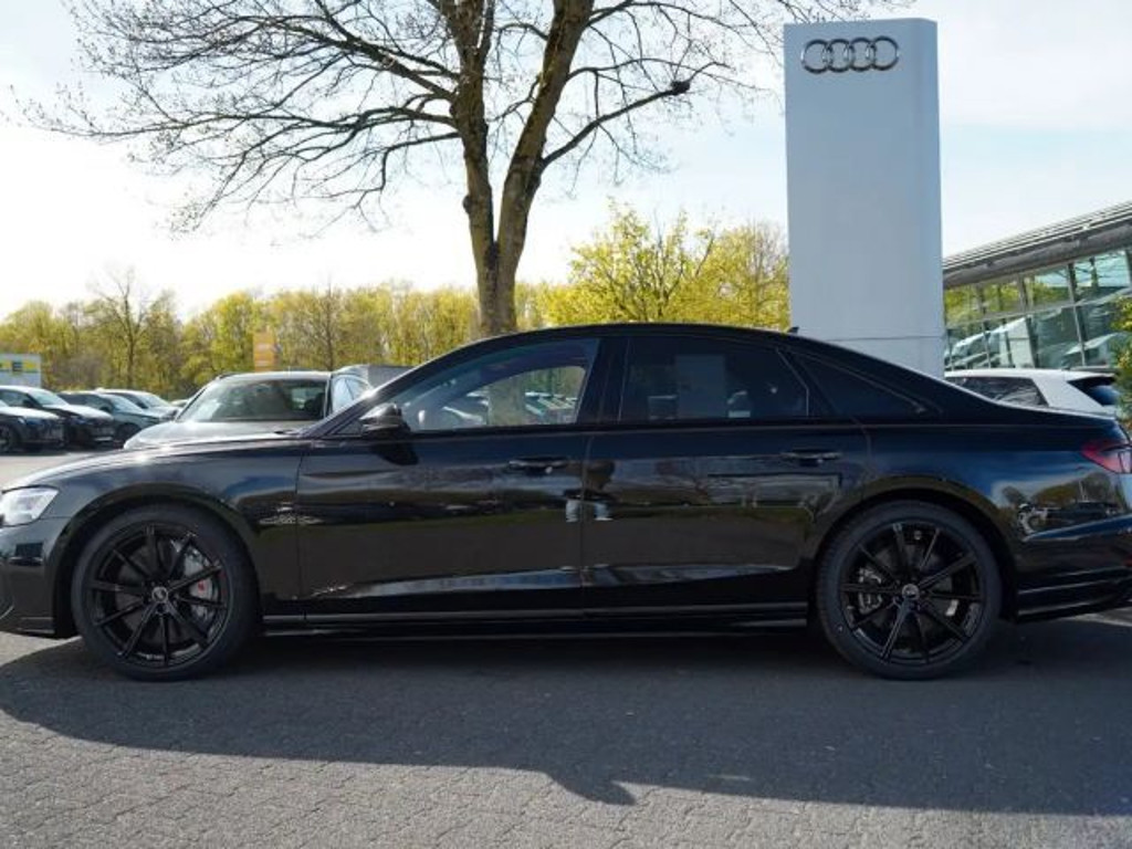 Audi S8