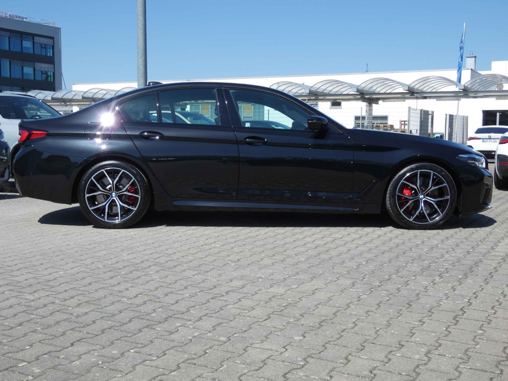 BMW M550