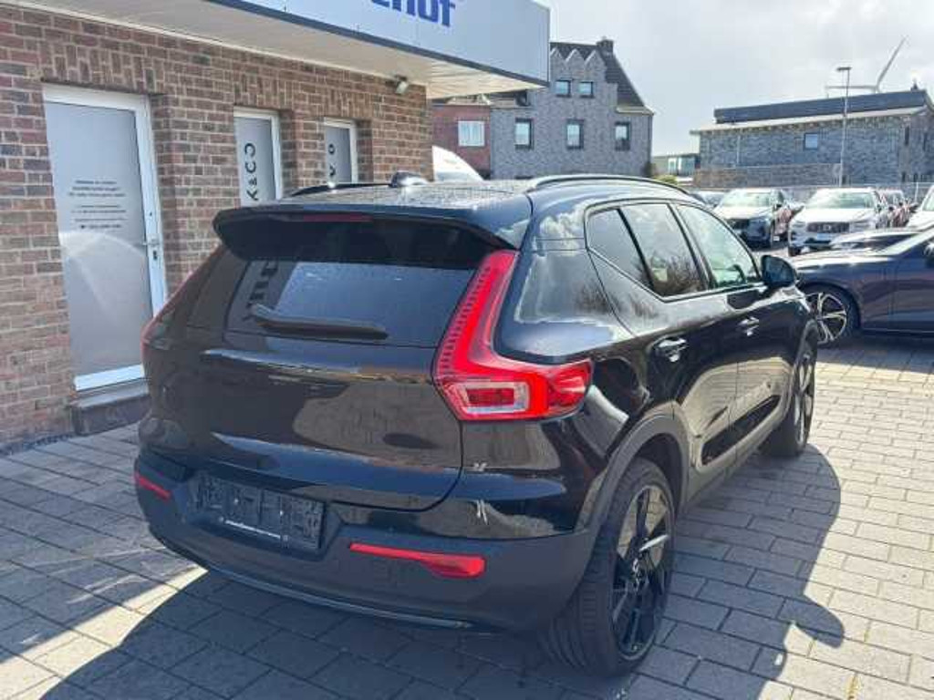 Volvo EX40
