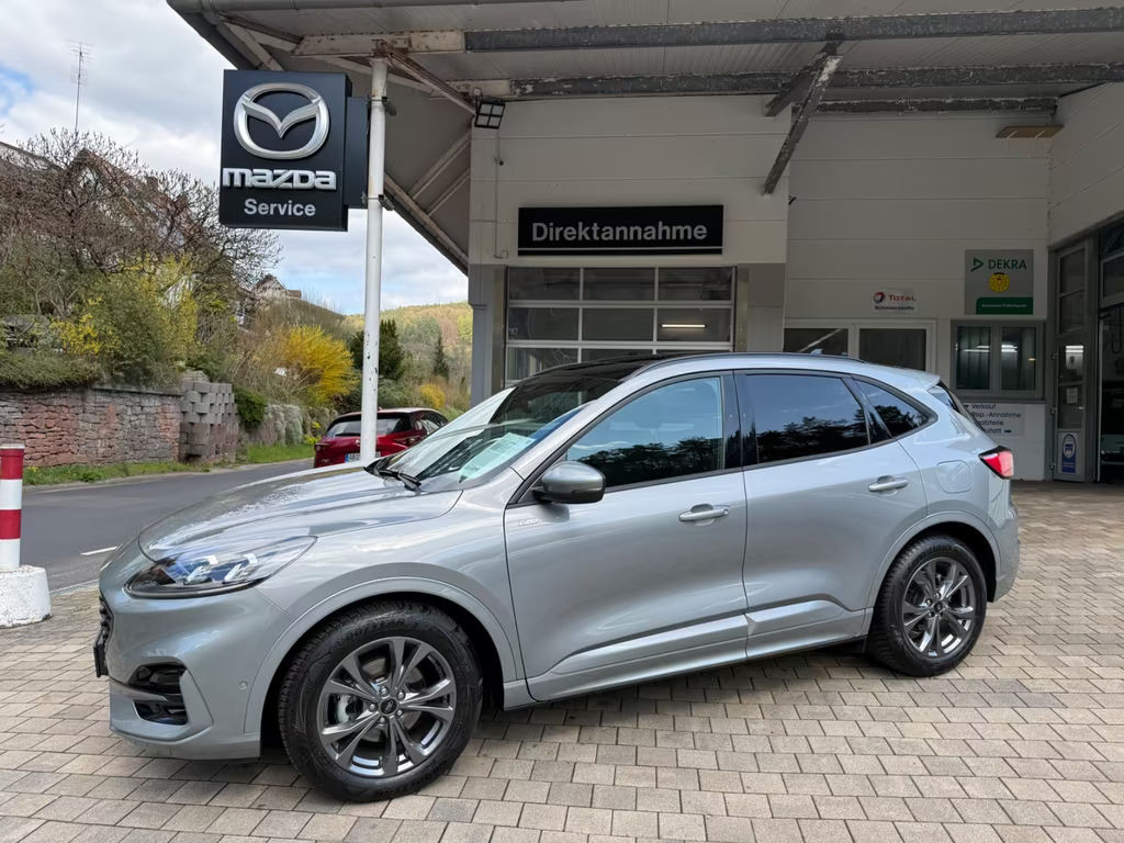 Ford Kuga 2023 Benzine