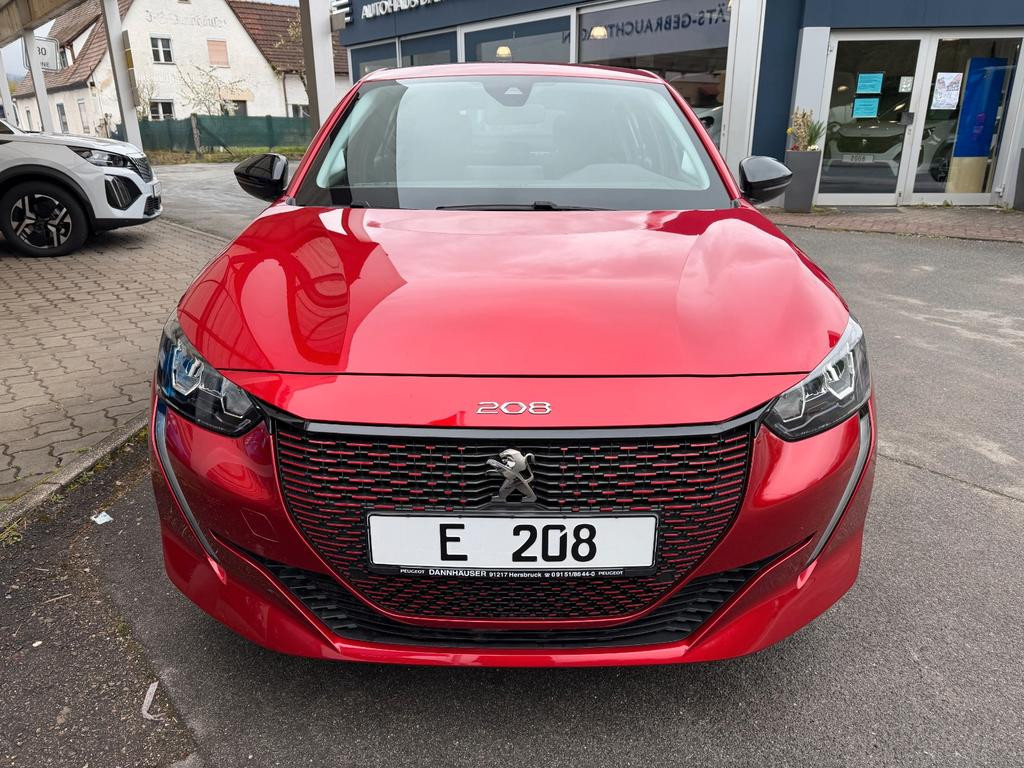 Peugeot e-208