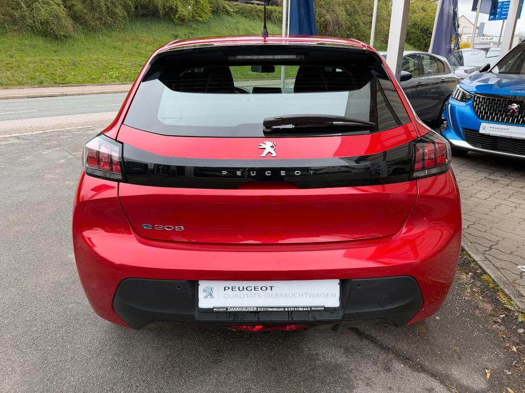 Peugeot e-208