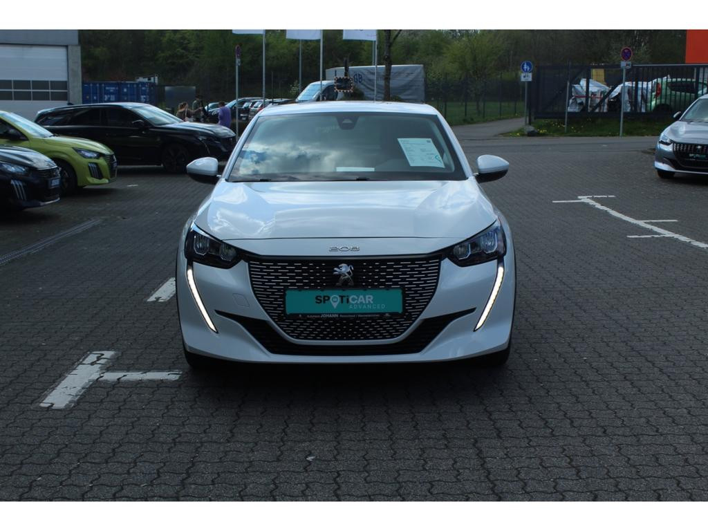 Peugeot e-208