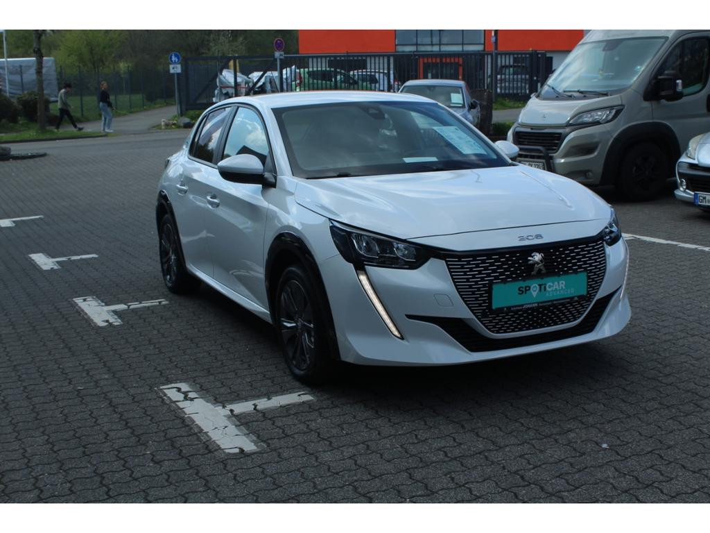 Peugeot e-208