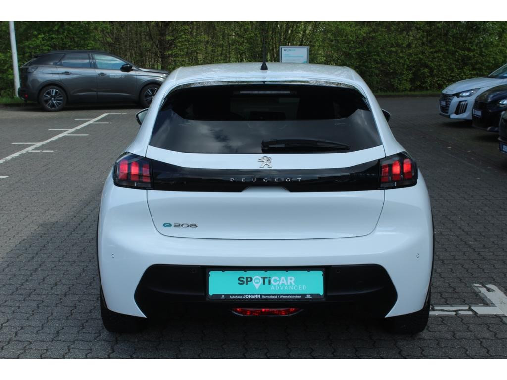Peugeot e-208