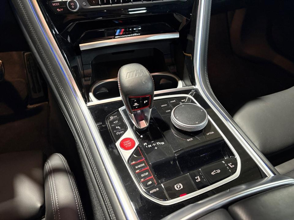 BMW M8