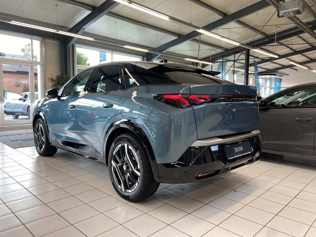 Peugeot E-3008
