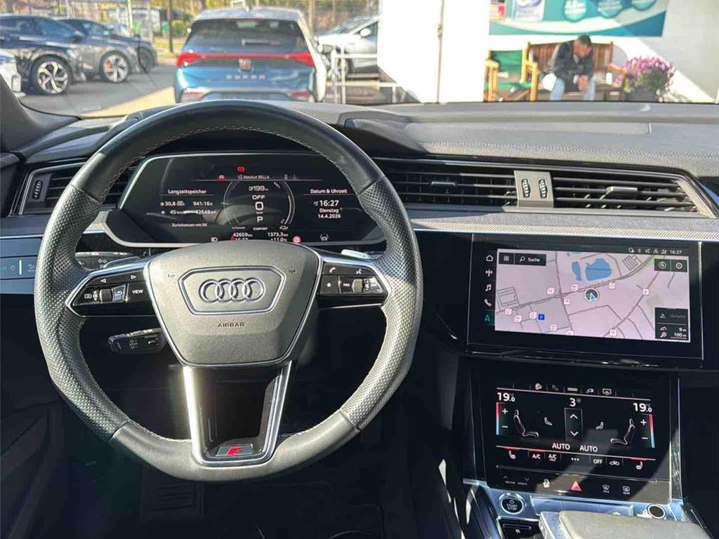 Audi e-tron