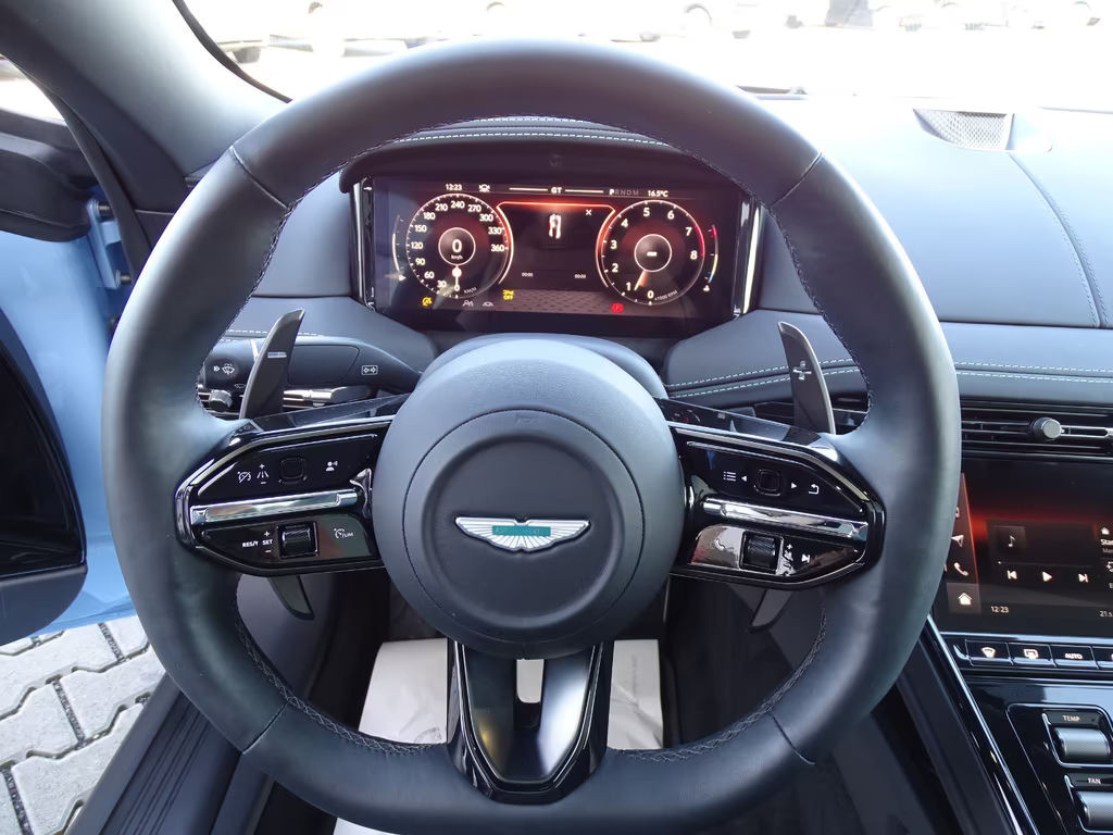 Aston Martin DB12