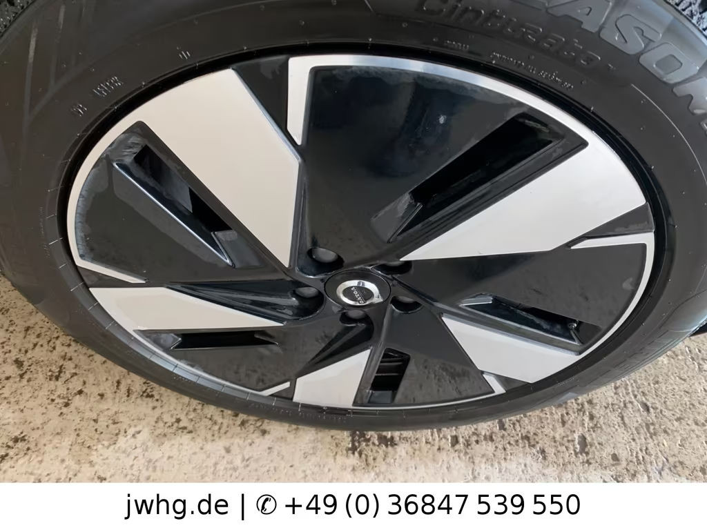 Volvo EX40