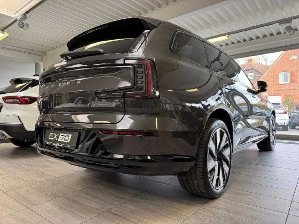 Volvo EX90