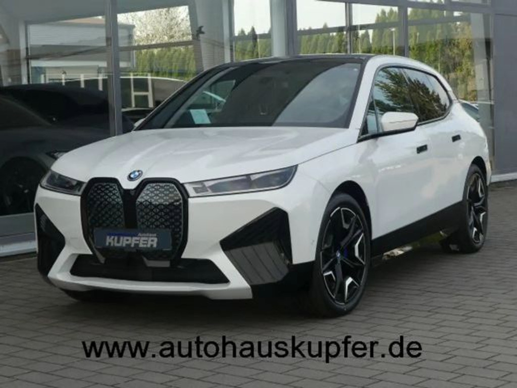 BMW iX