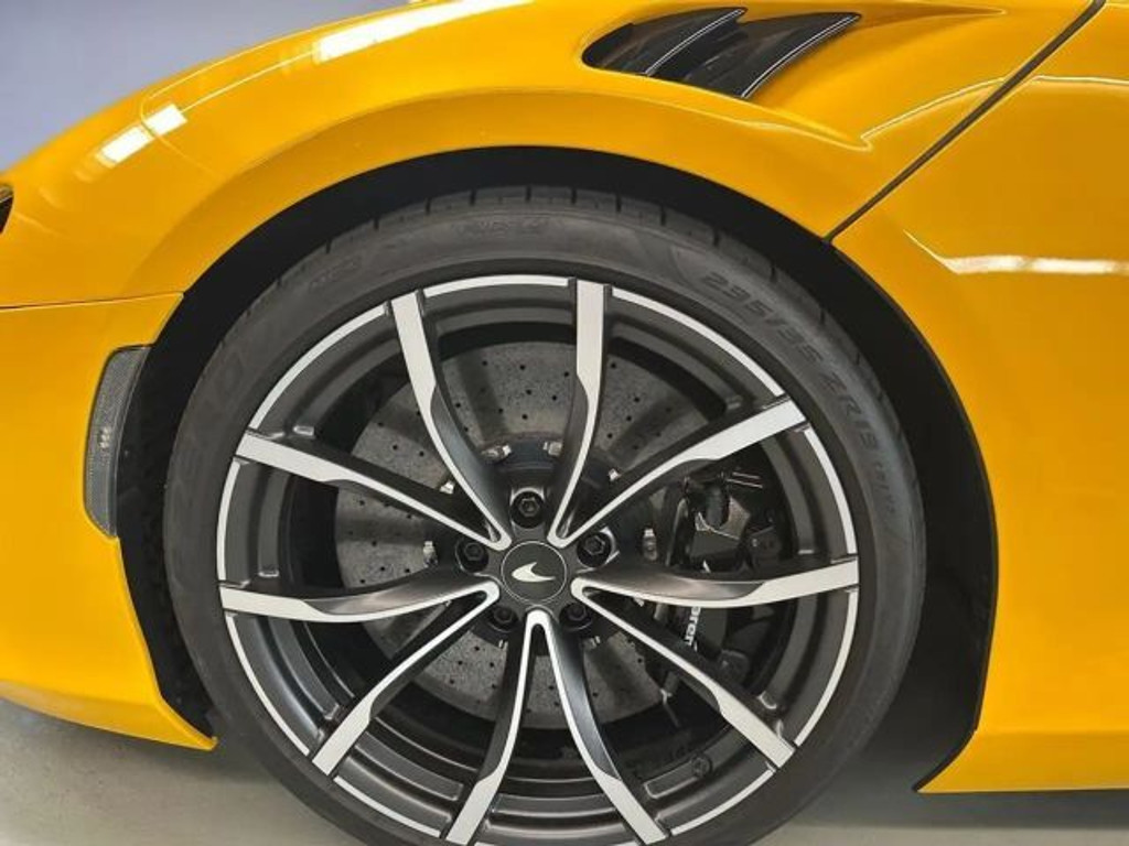 McLaren Artura