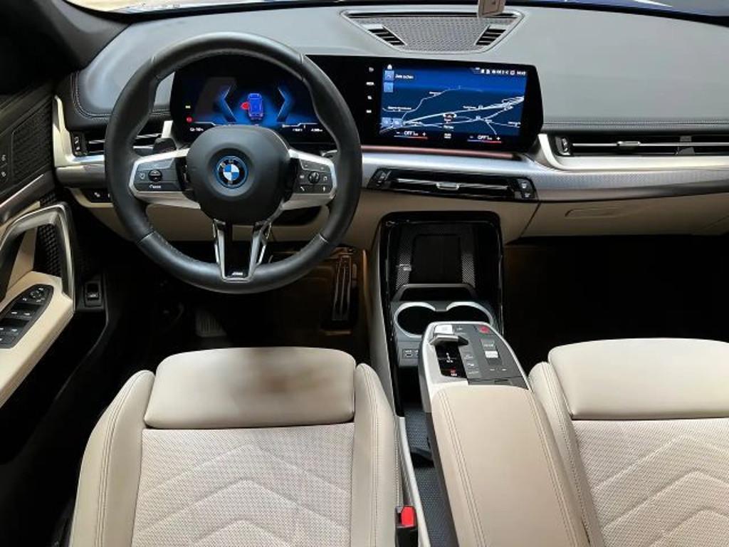 BMW iX1