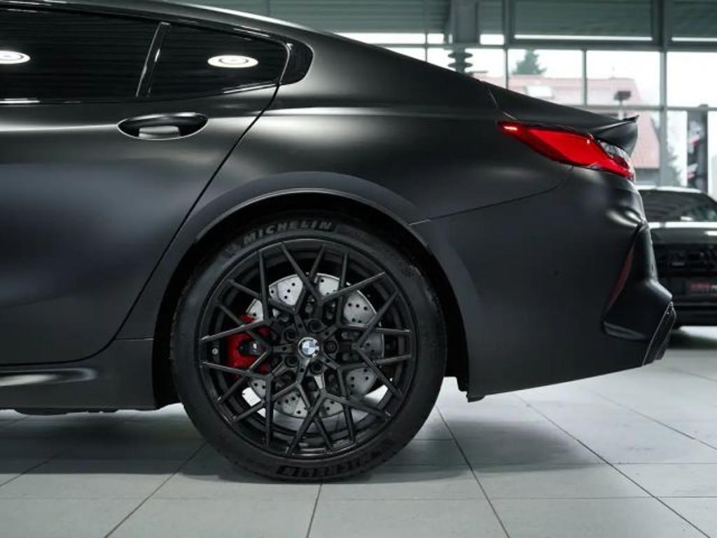 BMW M8