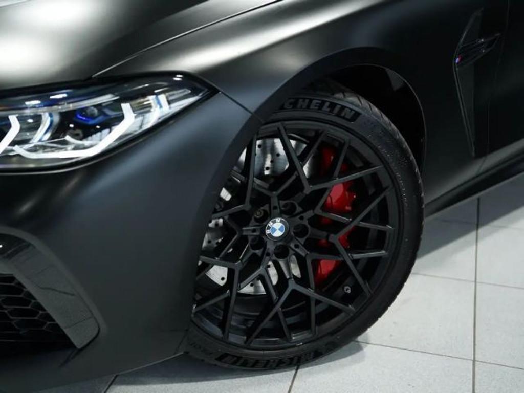 BMW M8