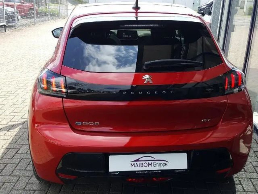 Peugeot e-208
