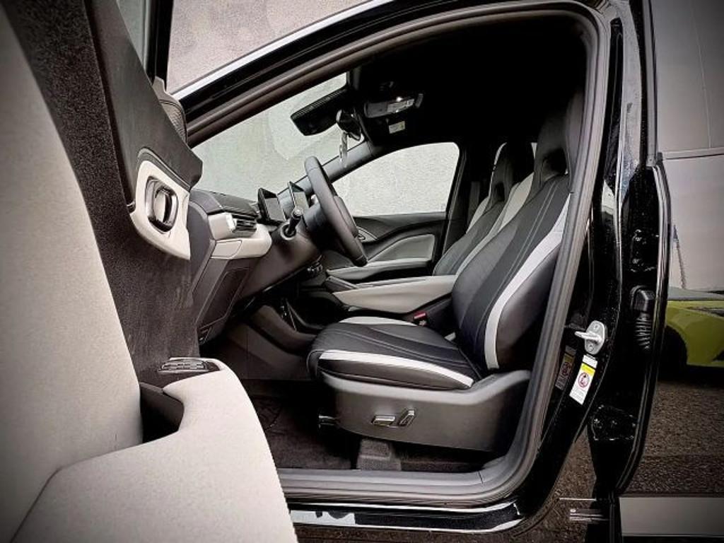 BYD Dolphin Surf