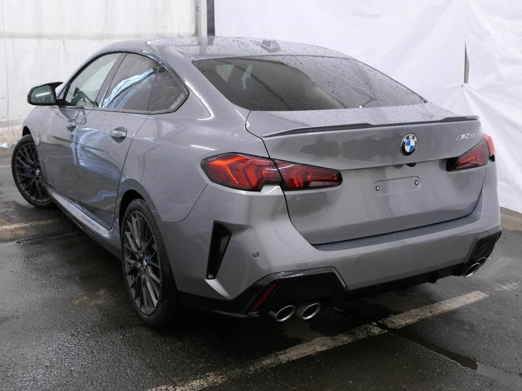 BMW M235